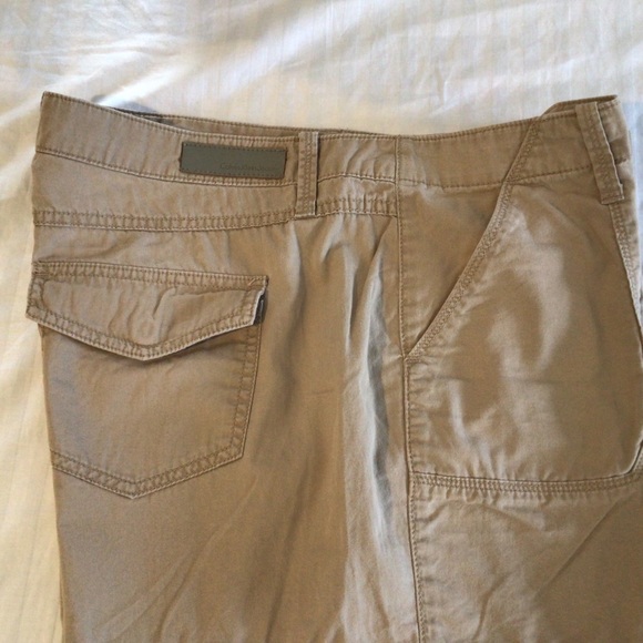 Calvin Klein Jeans, khaki shorts with pockets in front, size 12 EUC - Picture 5 of 5